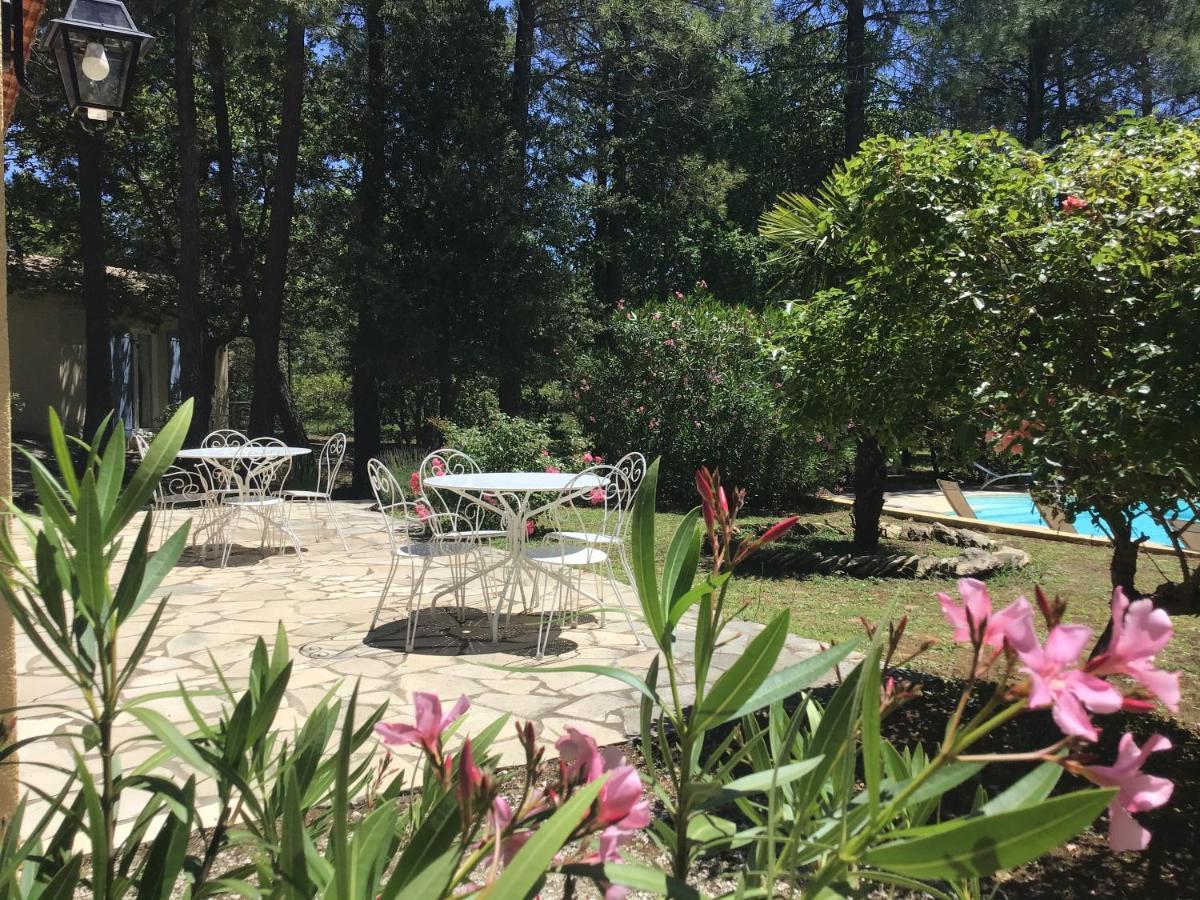 Le Clos Des Cigales Roussillon  Bagian luar foto