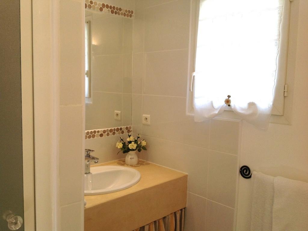Le Clos Des Cigales Roussillon  Ruang foto