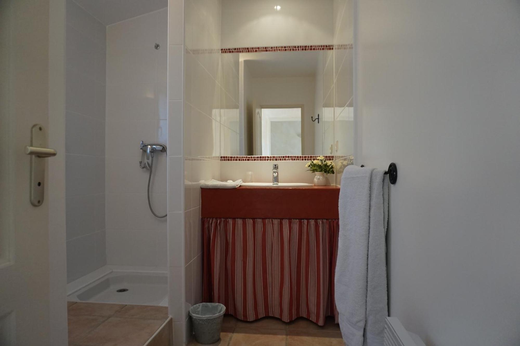 Le Clos Des Cigales Roussillon  Bagian luar foto