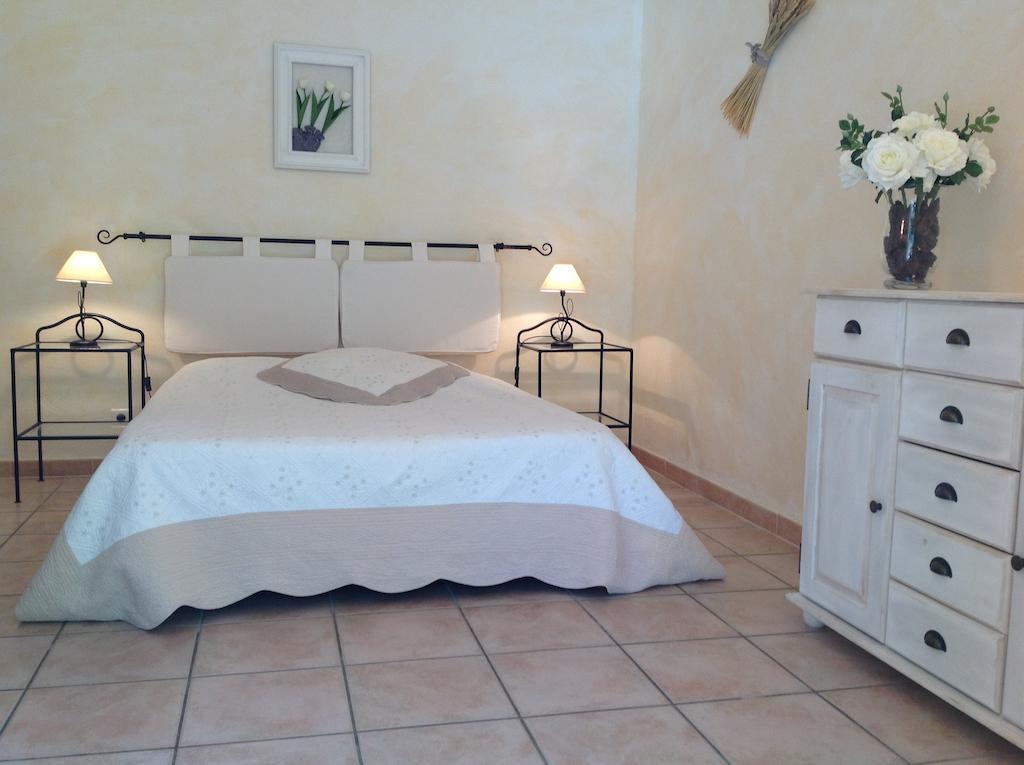 Le Clos Des Cigales Roussillon  Ruang foto