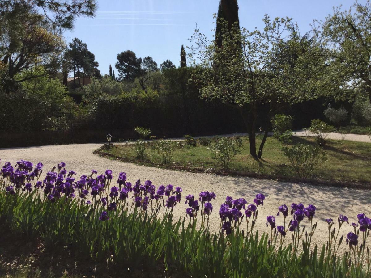 Le Clos Des Cigales Roussillon  Bagian luar foto