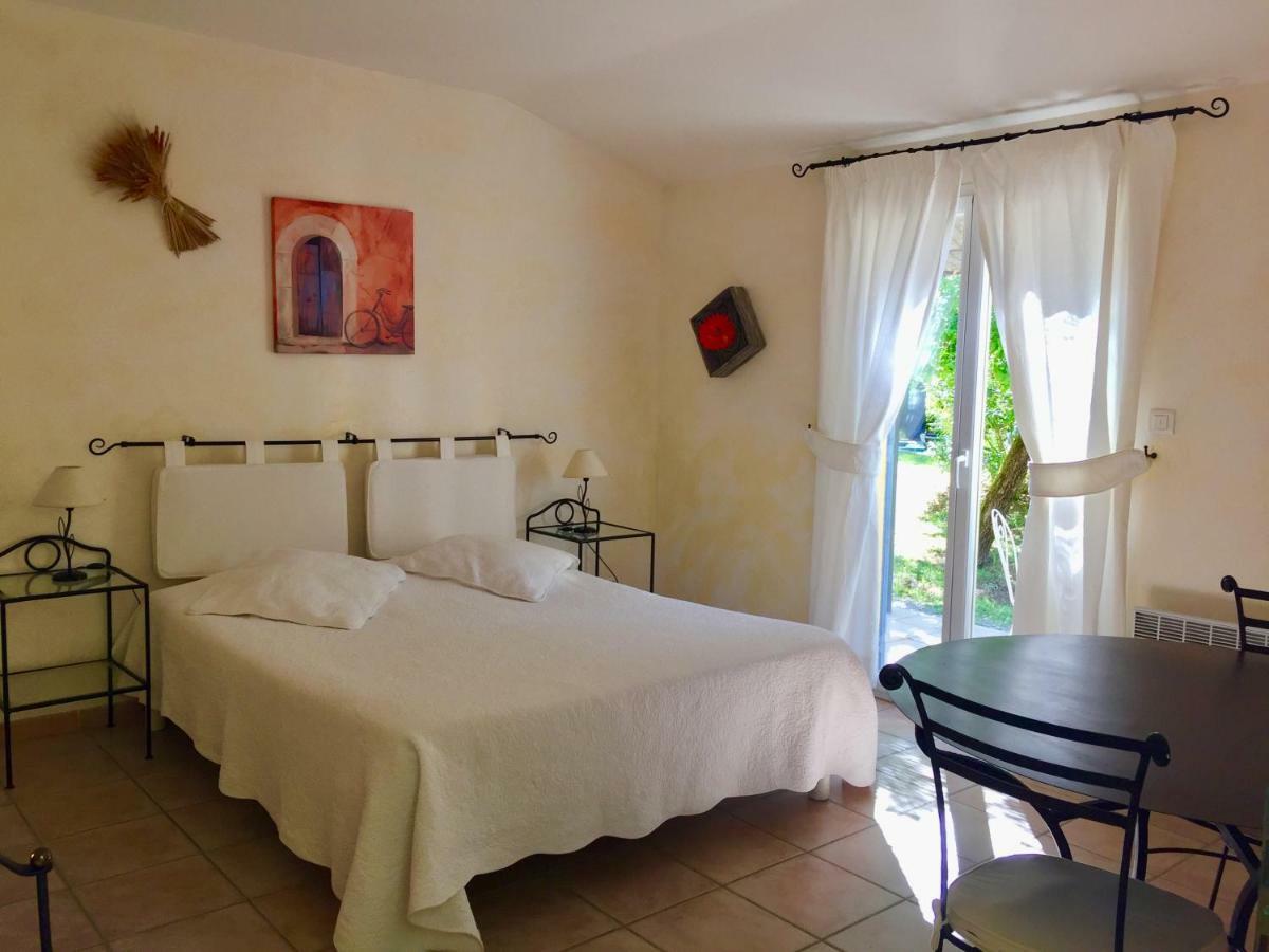 Le Clos Des Cigales Roussillon  Bagian luar foto
